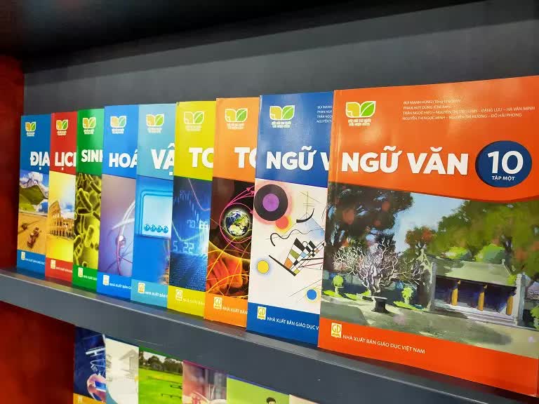 Học sinh cân nhắc kỹ trước khi chọn tổ hợp môn học lựa chọn chương trình lớp 10